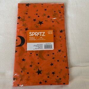 Spritz table cover